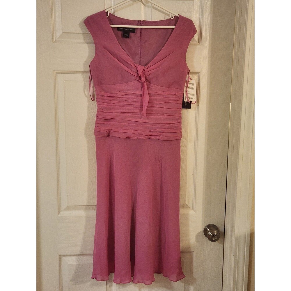 Jones New York NWT Size 6 Bright Pink 100 Percent Silk Chiffon Dress